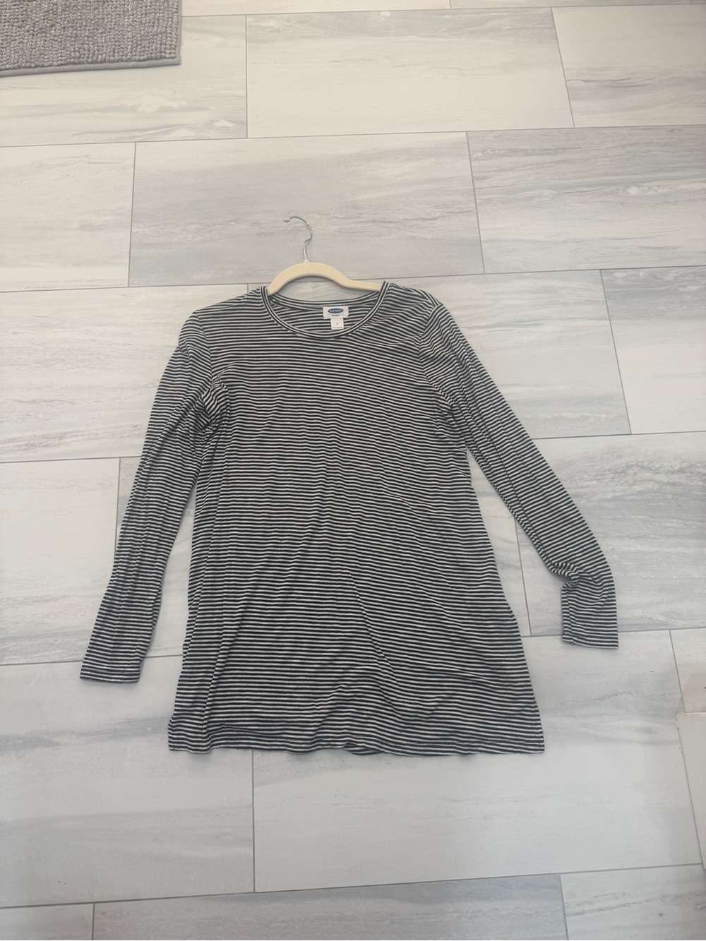 Old Navy Maternity Black & White Striped Long-Sleeve Tee
